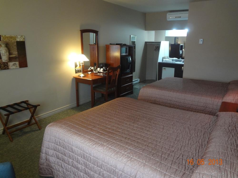 Hotel-Motel Drummond 드럼먼드빌 외부 사진
