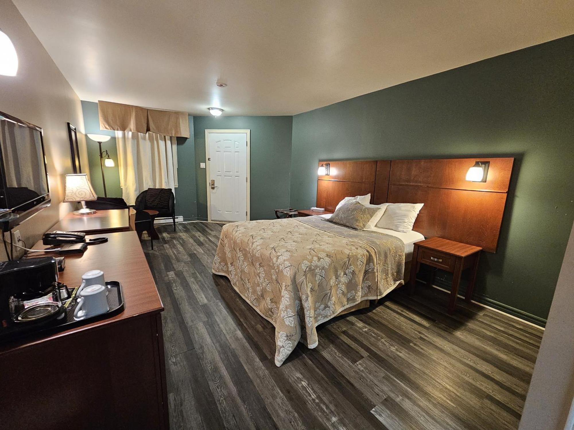 Hotel-Motel Drummond 드럼먼드빌 외부 사진