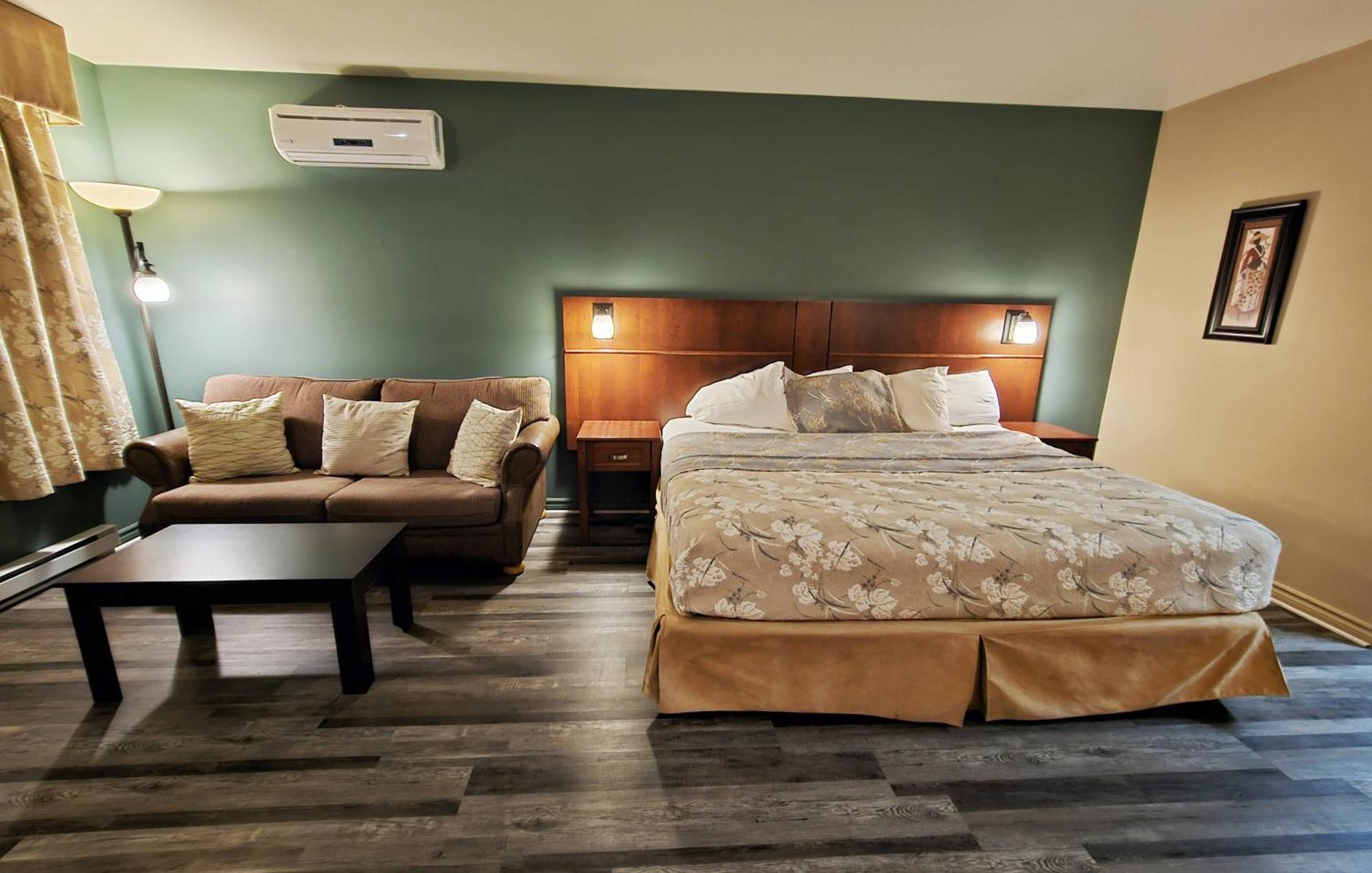 Hotel-Motel Drummond 드럼먼드빌 외부 사진
